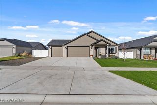 6023 Theismann Rd, Rathdrum, ID 83858