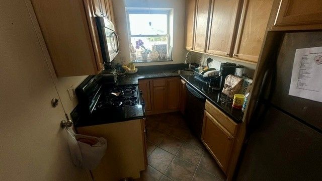 4728 N Kenneth Avenue 3E, Chicago, IL 60630