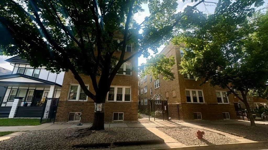 4728 N Kenneth Avenue 3E, Chicago, IL 60630