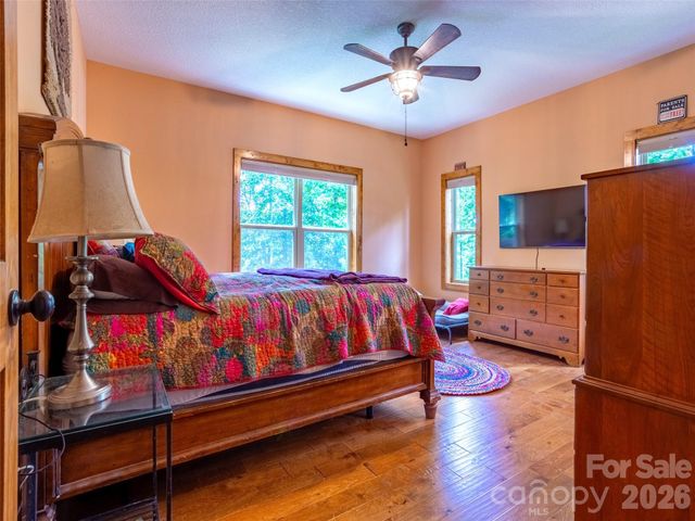 86 Crossings Circle, Fairview, NC 28730