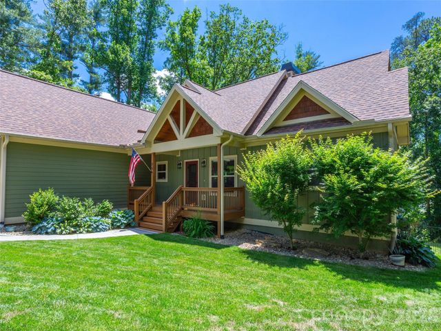 86 Crossings Circle, Fairview, NC 28730