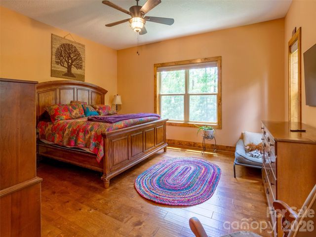 86 Crossings Circle, Fairview, NC 28730