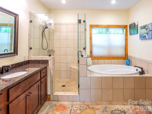 86 Crossings Circle, Fairview, NC 28730