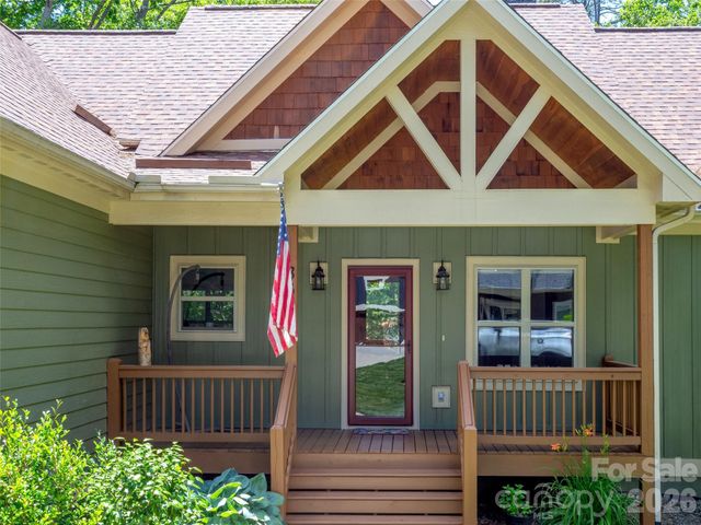 86 Crossings Circle, Fairview, NC 28730