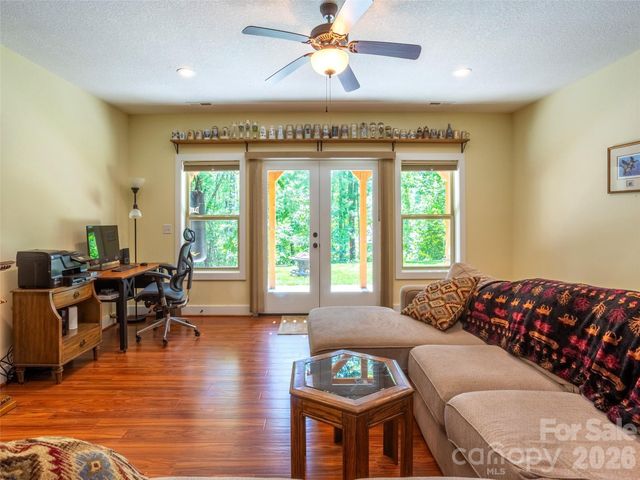 86 Crossings Circle, Fairview, NC 28730