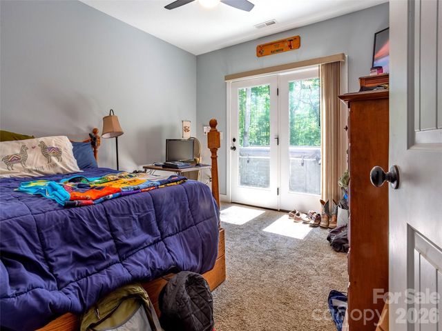 86 Crossings Circle, Fairview, NC 28730