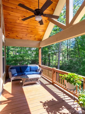 86 Crossings Circle, Fairview, NC 28730