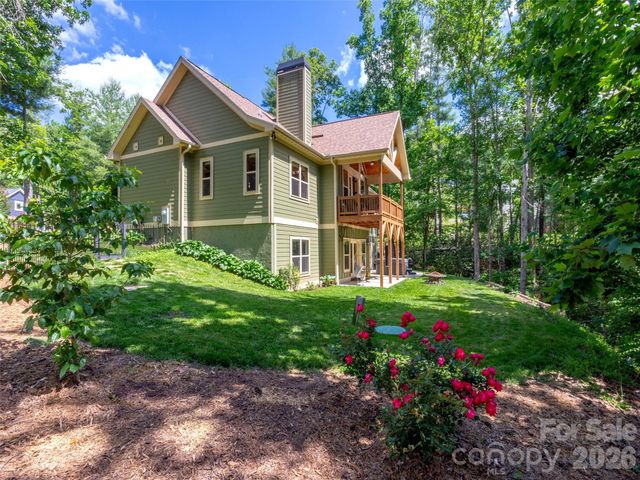 86 Crossings Circle, Fairview, NC 28730