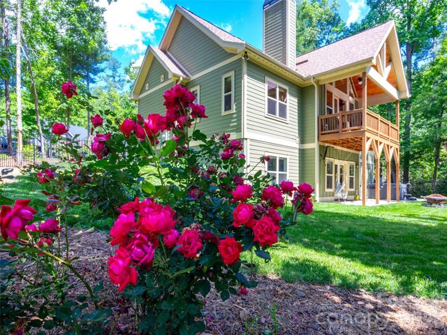 86 Crossings Circle, Fairview, NC 28730