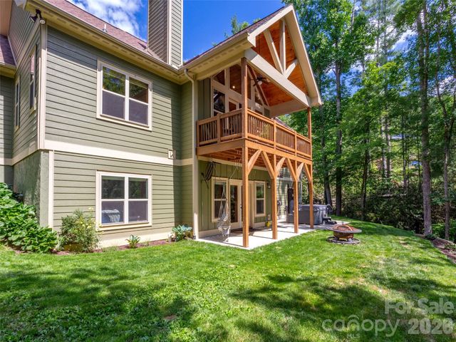 86 Crossings Circle, Fairview, NC 28730
