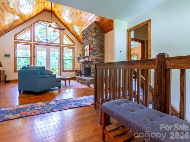 86 Crossings Circle, Fairview, NC 28730