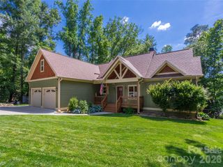 86 Crossings Circle, Fairview, NC 28730