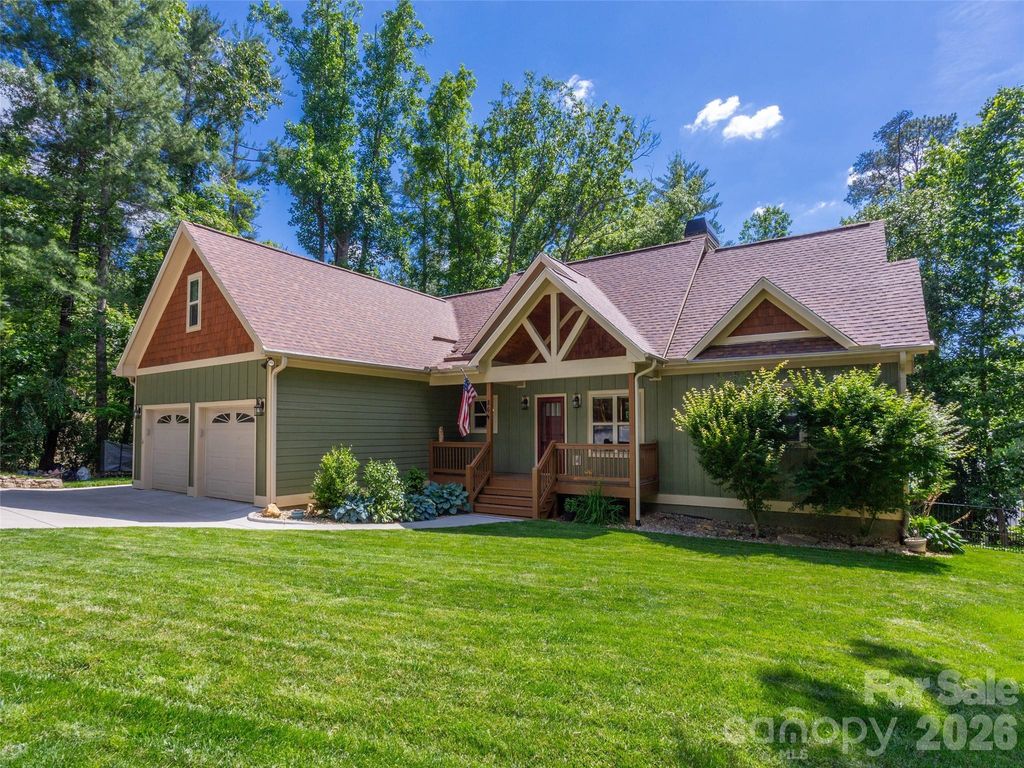 86 Crossings Circle, Fairview, NC 28730
