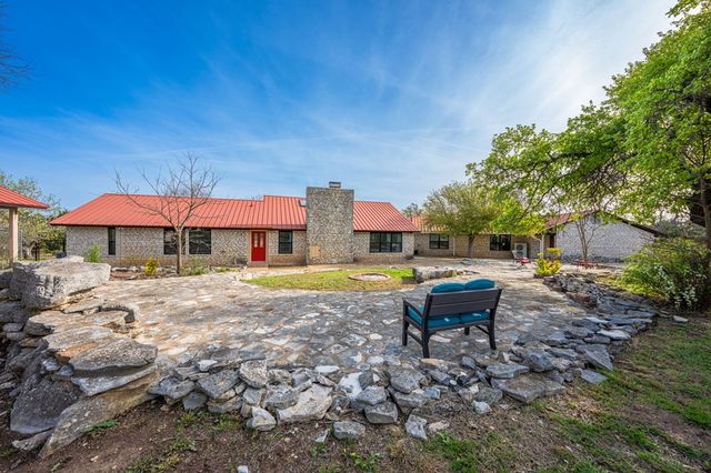 377 Shin Oak Way, Kerrville, TX 78028