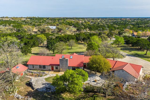 377 Shin Oak Way, Kerrville, TX 78028