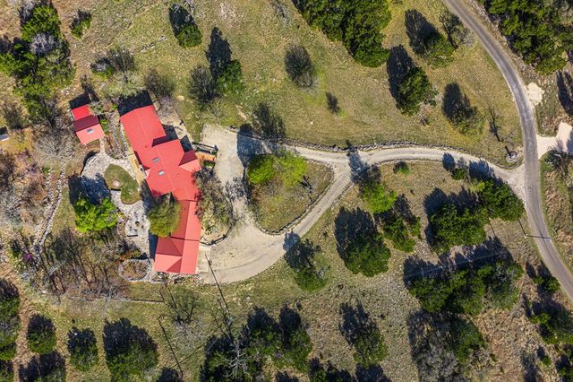 377 Shin Oak Way, Kerrville, TX 78028