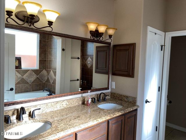 797 MAXEY MARIE Drive, El Paso, TX 79932