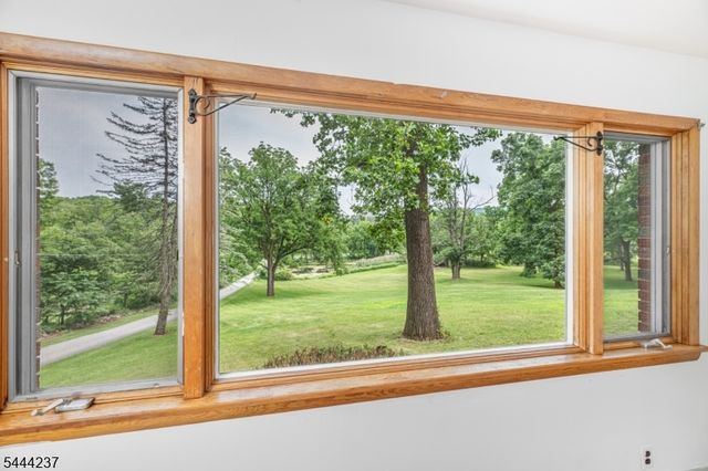 517 County Rd 517, Vernon Twp., NJ 07461