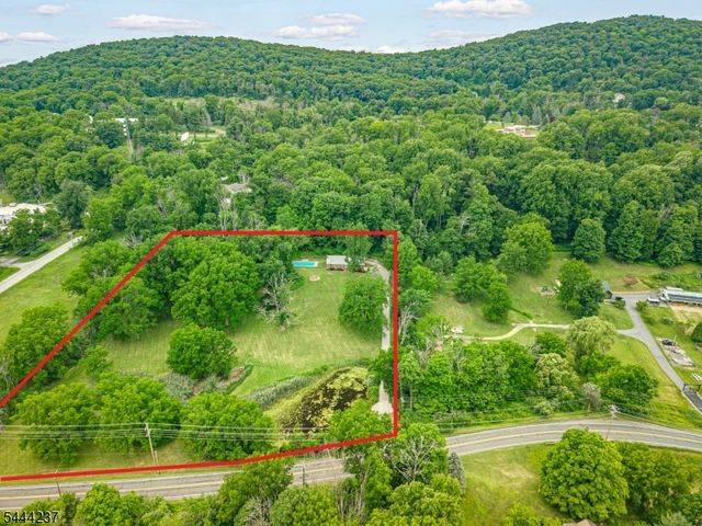 517 County Rd 517, Vernon Twp., NJ 07461