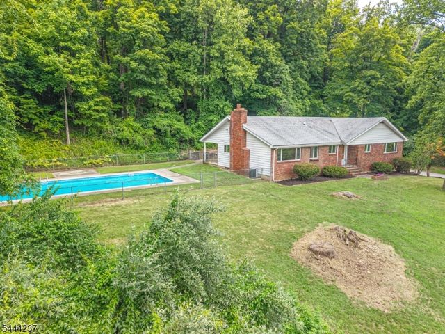 517 County Rd 517, Vernon Twp., NJ 07461