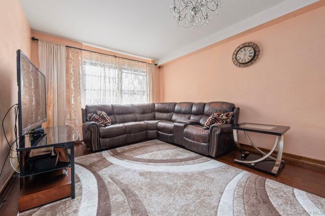 99-72 66th Road 1Z, Rego Park, NY 11374