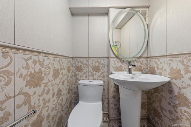 99-72 66th Road 1Z, Rego Park, NY 11374