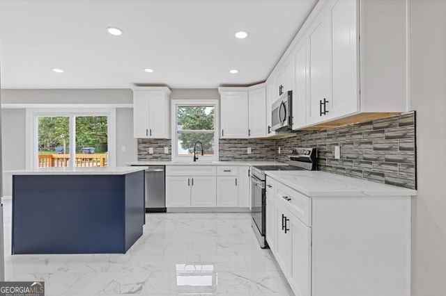 237 Sandra Drive NW, Lilburn, GA 30047