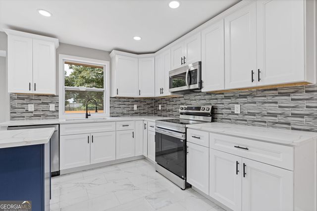 237 Sandra Drive NW, Lilburn, GA 30047