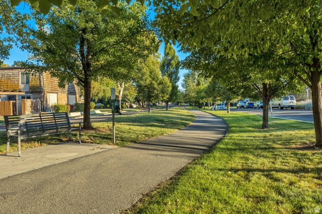 2 S 285 W, Centerville, UT 84014