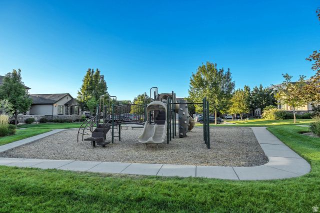 2 S 285 W, Centerville, UT 84014