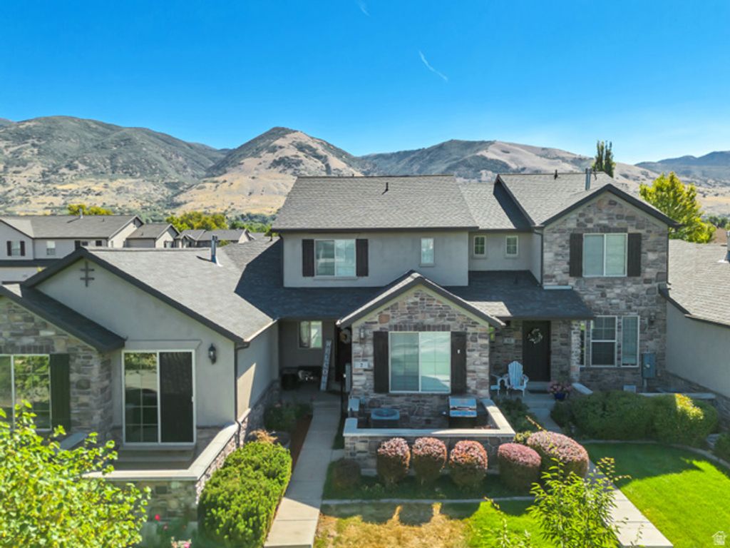 2 S 285 W, Centerville, UT 84014