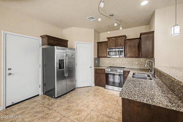 2036 E HEARTWOOD Lane, Phoenix, AZ 85022