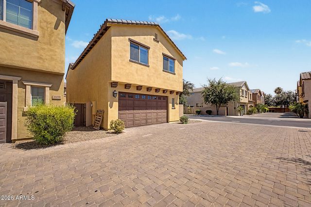 2036 E HEARTWOOD Lane, Phoenix, AZ 85022