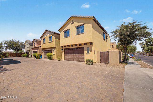 2036 E HEARTWOOD Lane, Phoenix, AZ 85022