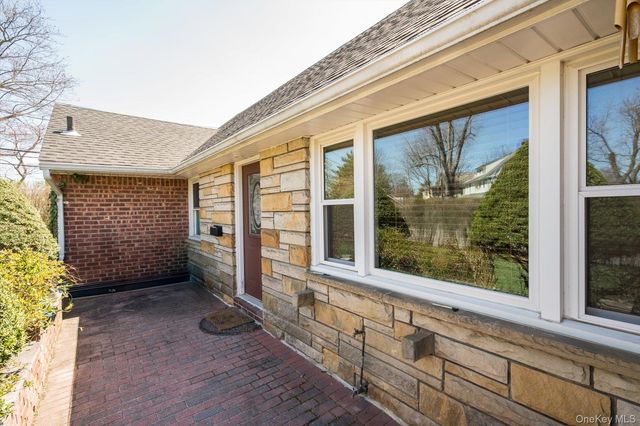36 Nirvana Avenue, Great Neck, NY 11023