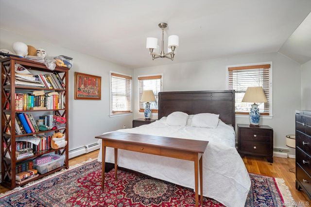 36 Nirvana Avenue, Great Neck, NY 11023