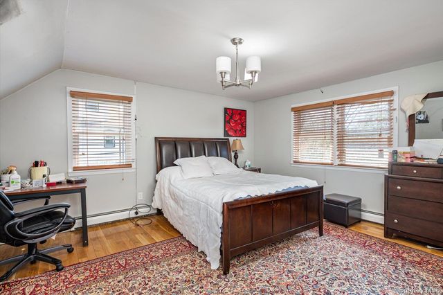 36 Nirvana Avenue, Great Neck, NY 11023