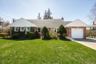 36 Nirvana Avenue, Great Neck, NY 11023