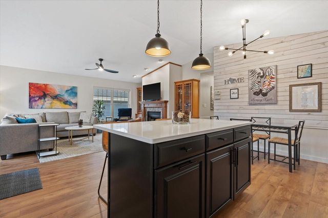 8109 S Forest Meadows DRIVE, Franklin, WI 53132