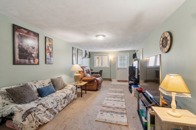 57 Casablanca Ct 57, Haverhill, MA 01832