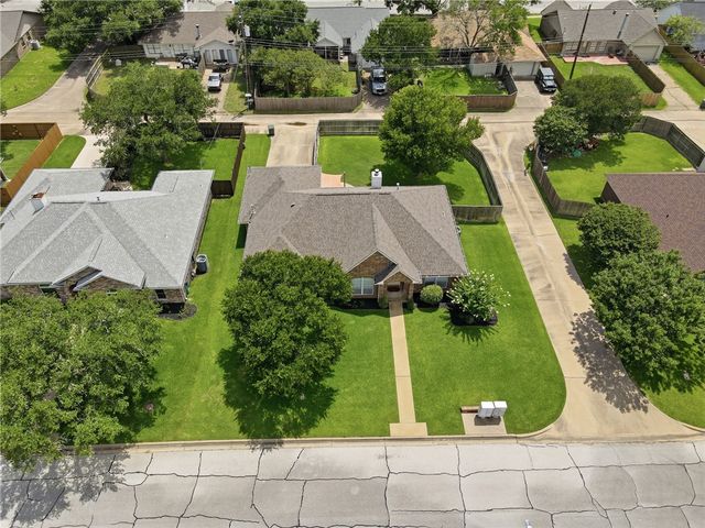 4600 Kensington Road, Bryan, TX 77802