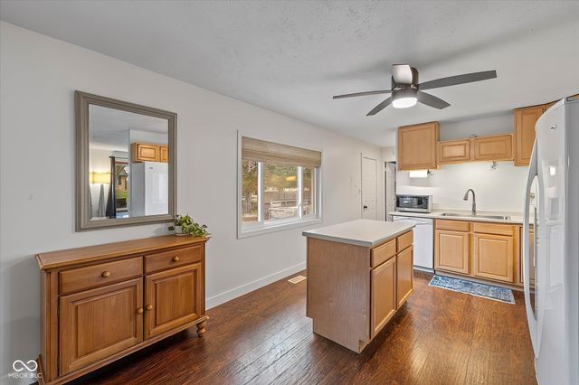 41 N Wagon Road, Bargersville, IN 46106