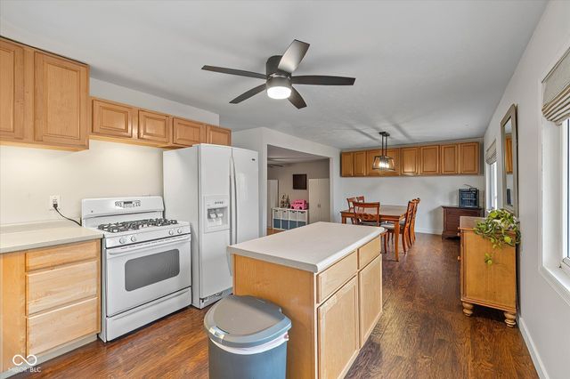 41 N Wagon Road, Bargersville, IN 46106