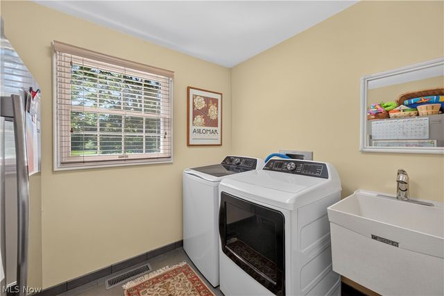 1265 Grenada Drive NE, Canton, OH 44714