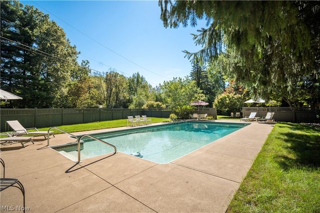 1265 Grenada Drive NE, Canton, OH 44714