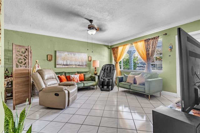 5574 SW 3rd St, Miami, FL 33134