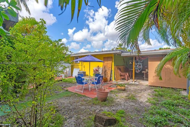 5574 SW 3rd St, Miami, FL 33134