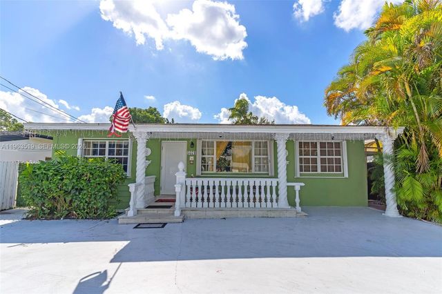 5574 SW 3rd St, Miami, FL 33134