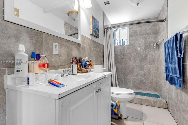 5574 SW 3rd St, Miami, FL 33134