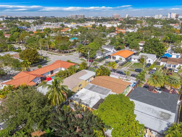 5574 SW 3rd St, Miami, FL 33134